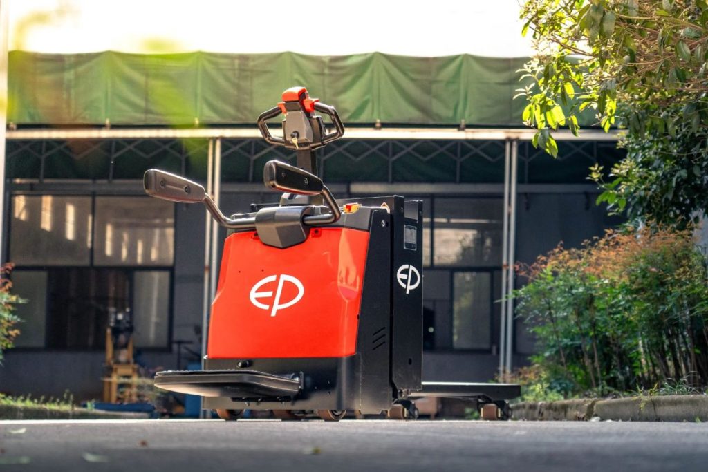 The Benefits of Electric Pallet Trucks in Storage Operations
