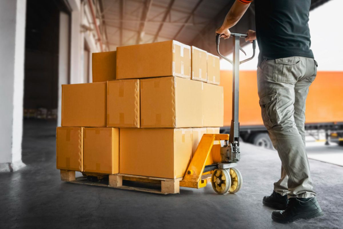 Key Features to Look for in a Hand Pallet Truck