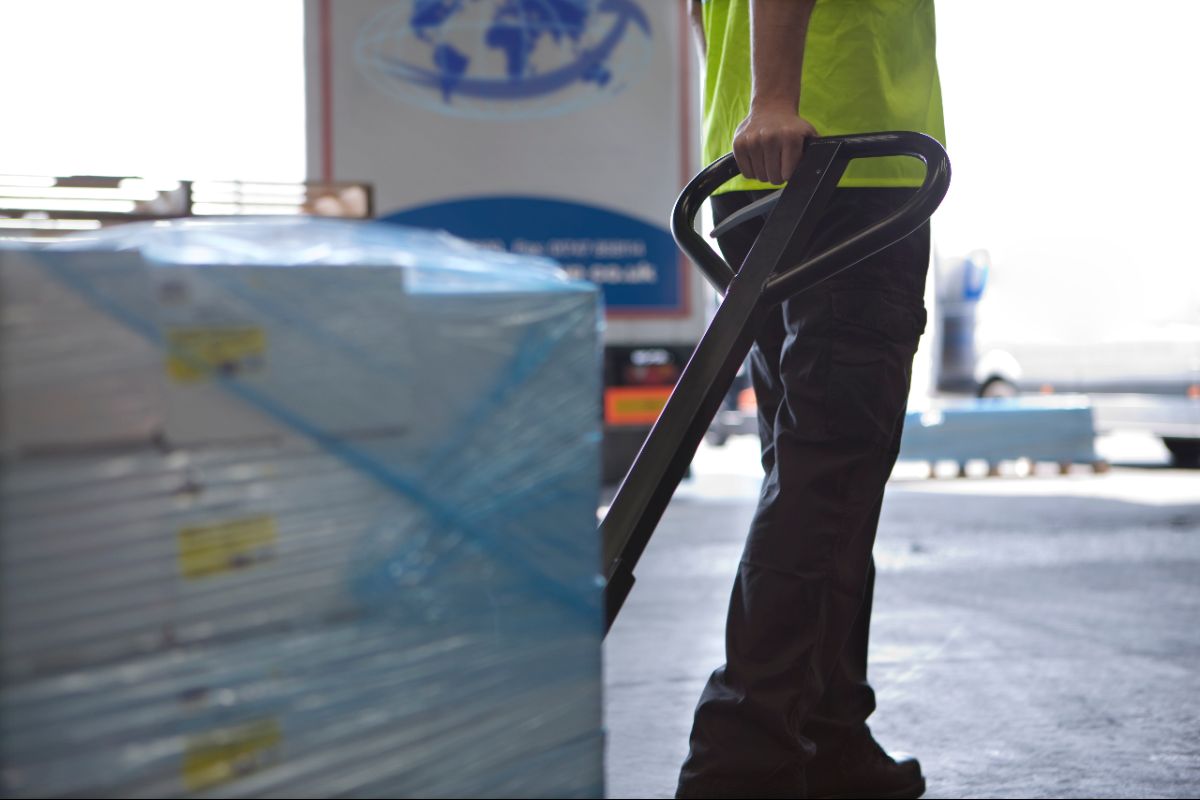 Understanding the Function and Uses of Hand Pallet Trucks